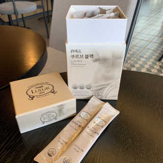 [하우투잇] 뤼에르 쿠르브 블랙 10ml x 30포 총 300ml — 5점을 준 리뷰어가 2020년 3월 올린 사용 사진
