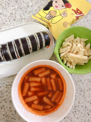 청담동말자싸롱 말자네떡볶이4EA말자네빠삭빠삭감튀5EA — 5점을 준 리뷰어가 2019년 1월 올린 사용 사진