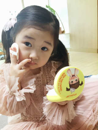아토팜 톡톡 페이셜 선팩트 SPF43 PA+++ — 4.83점을 준 리뷰어가 2018년 4월 올린 사용 사진