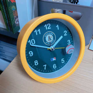 MLB WATCH n LEISURE MLB 아날로그 디자인 탁상시계 8종 — 5점을 준 리뷰어가 2020년 1월 올린 사용 사진