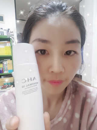AHC 에이 에이치 씨 미니멀 10 워터리 에센스 — 5점을 준 리뷰어가 2018년 12월 올린 사용 사진