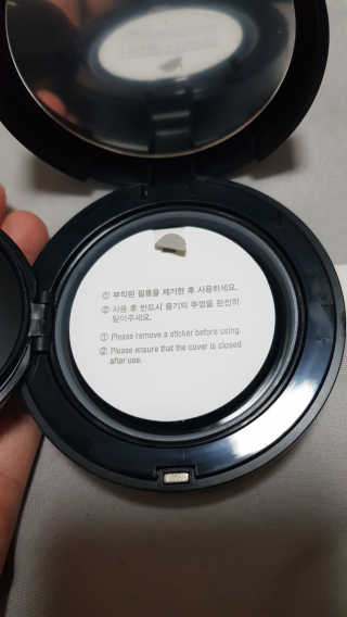 자빈드서울 윙크 파운데이션 팩트 — 4점을 준 리뷰어가 2019년 9월 올린 사용 사진