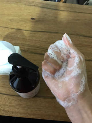 달리프 베러 퍼퓸 샴푸 1000ml 레이니데이 or 일랑로즈 — 5점을 준 리뷰어가 2020년 2월 올린 사용 사진