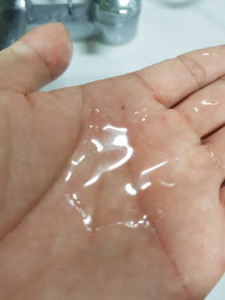 어파티 더마실드 바디워시 비타민트 300ml — 4.5점을 준 리뷰어가 2018년 4월 올린 사용 사진