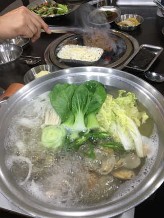 [두툼갈비] 두툼갈비 2인분 + 매콤치즈버섯 set — 4.67점을 준 리뷰어가 2018년 10월 올린 사용 사진