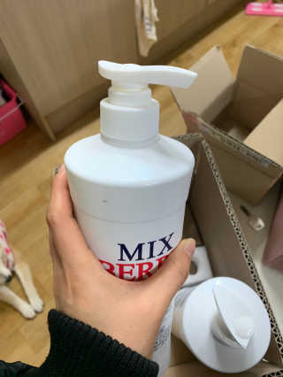 (주)에네스티 믹스베리 단백질 폭탄 샴푸 1000g — 2점을 준 리뷰어가 2019년 12월 올린 사용 사진