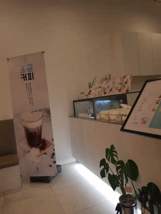 메이젠 인천논현점 [메이젠_논현]샌드위치 4개,소금커피,밀크티,마카롱 — 5점을 준 리뷰어가 2019년 4월 올린 사용 사진