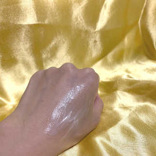 프리미어룩 실크 리프팅 아이 앤 넥 크림 — 5점을 준 리뷰어가 2019년 11월 올린 사용 사진