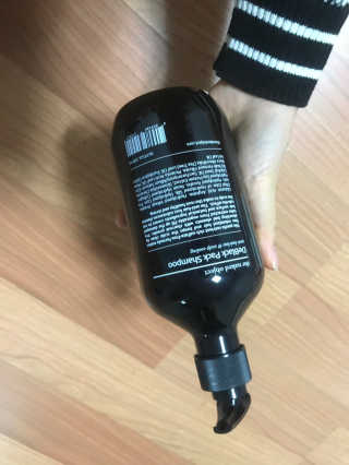 the naked object [탈모볼륨샴푸] 디블랙 팩 샴푸 — 5점을 준 리뷰어가 2019년 12월 올린 사용 사진