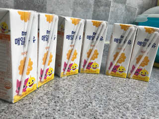 매일우유 멸균 매일우유 저지방 2프로 멸균 핑크퐁 에디션 6입 — 5점을 준 리뷰어가 2017년 12월 올린 사용 사진