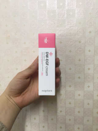 이지듀 디더블유 이지에프 크림 — 4점을 준 리뷰어가 2017년 1월 올린 사용 사진