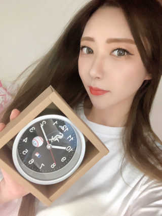 MLB WATCH n LEISURE MLB 아날로그 디자인 탁상시계 8종 — 5점을 준 리뷰어가 2019년 12월 올린 사용 사진