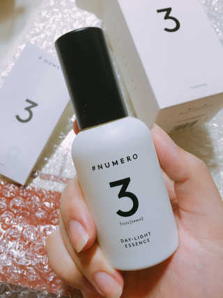 누메로 3 데이라이트 에센스 — 4점을 준 리뷰어가 2016년 9월 올린 사용 사진