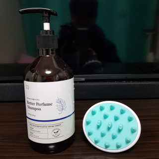 달리프 베러 퍼퓸 샴푸 1000ml 레이니데이 or 일랑로즈 — 4.5점을 준 리뷰어가 2020년 2월 올린 사용 사진