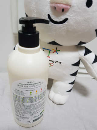 (주)에네스티 내추럴 촉촉  오트밀 바디로션 500ml — 5점을 준 리뷰어가 2019년 10월 올린 사용 사진