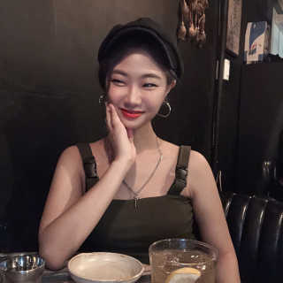 [블랙루즈] 펄블리 아이 글리터 4종 중 택 1 — 3.5점을 준 리뷰어가 2019년 9월 올린 사용 사진