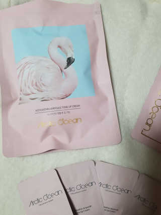 아크틱오션 아스타잔틴 앰플 톤 업 크림 — 5점을 준 리뷰어가 2019년 2월 올린 사용 사진