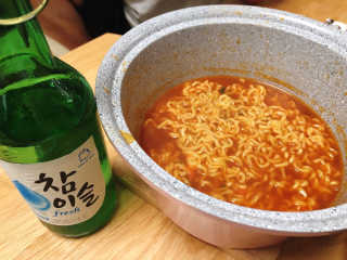 라면 그대로가 제일 맛있는 더엄마라면 — 5점을 준 리뷰어가 2019년 9월 올린 사용 사진