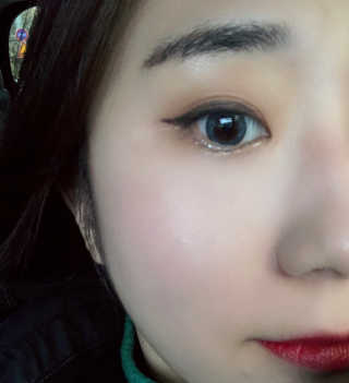 [블랙루즈] 펄블리 아이 글리터 2종 — 4.5점을 준 리뷰어가 2018년 11월 올린 사용 사진
