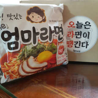 라면 그대로가 제일 맛있는 더엄마라면 — 5점을 준 리뷰어가 2019년 7월 올린 사용 사진