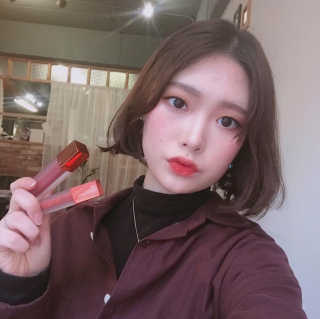 [블랙루즈] 에어 핏 벨벳 틴트3 택1+랜덤1 — 5점을 준 리뷰어가 2019년 2월 올린 사용 사진