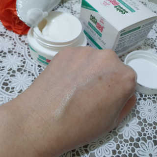 세바메드 우레아 수분폭탄크림 50ml — 4.5점을 준 리뷰어가 2019년 12월 올린 사용 사진