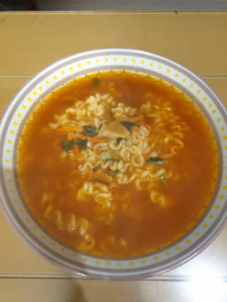 라면 그대로가 제일 맛있는 더엄마라면 — 5점을 준 리뷰어가 2019년 6월 올린 사용 사진
