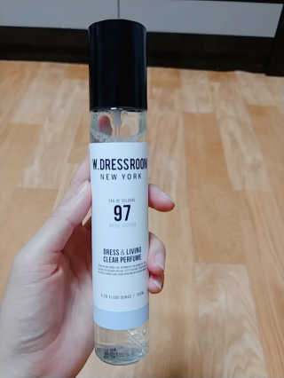 더블유드레스룸 드레스퍼퓸 150ml — 5점을 준 리뷰어가 2018년 8월 올린 사용 사진