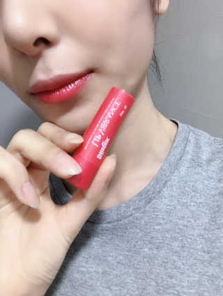 블리스텍스 립 릴리프 크림 립밤, 립 바이브런스 립밤 — 5점을 준 리뷰어가 2018년 11월 올린 사용 사진