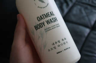 (주)에네스티 내추럴 촉촉  오트밀 바디워시 500ml — 5점을 준 리뷰어가 2019년 9월 올린 사용 사진