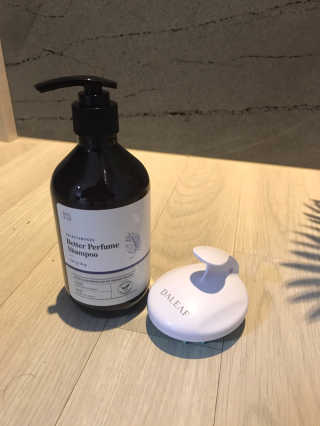 달리프 베러 퍼퓸 샴푸 1000ml 레이니데이 or 일랑로즈 — 5점을 준 리뷰어가 2020년 2월 올린 사용 사진
