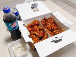 [치킨마루]-  빠사칸레드 + 콜라 500ml — 5점을 준 리뷰어가 2019년 5월 올린 사용 사진