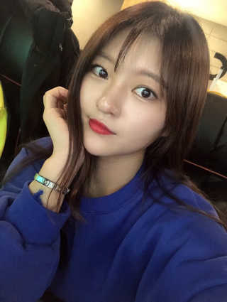 [블랙루즈] 펄블리 아이 글리터 2종 — 4점을 준 리뷰어가 2019년 1월 올린 사용 사진