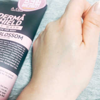 어파티 더마실드 바디워시 코튼블러썸 300ml — 5점을 준 리뷰어가 2018년 5월 올린 사용 사진