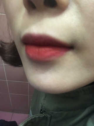 [블랙루즈] 에어 핏 벨벳틴트 시즌1 7종 중 택1+랜덤1 — 5점을 준 리뷰어가 2018년 11월 올린 사용 사진