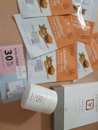 GoodDay Skincare GoodDay 강황 마스크 — 5점을 준 리뷰어가 2020년 1월 올린 사용 사진