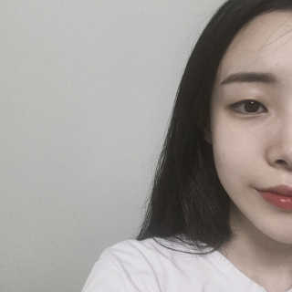 [블랙루즈] 에어 핏 촉촉틴트 + 크리미 벨벳 립크레용 — 4.17점을 준 리뷰어가 2018년 7월 올린 사용 사진