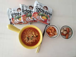 라면 그대로가 제일 맛있는 더엄마라면 — 5점을 준 리뷰어가 2019년 7월 올린 사용 사진