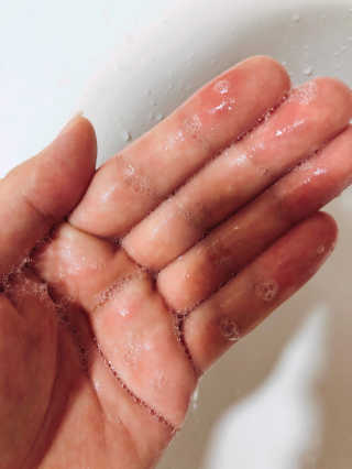 아쿠아큐링 아쿠아S링 퓨어리프레싱 헤어케어 500ml — 5점을 준 리뷰어가 2018년 8월 올린 사용 사진