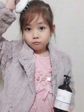 달리프 베러 퍼퓸 샴푸 1000ml 레이니데이 or 일랑로즈 — 5점을 준 리뷰어가 2018년 10월 올린 사용 사진