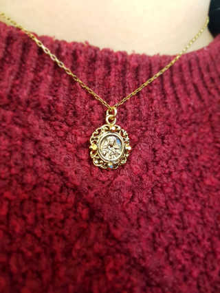 쥬얼카운티 92.5 Silver Byzantine Coin Pendant Necklace — 5점을 준 리뷰어가 2018년 11월 올린 사용 사진