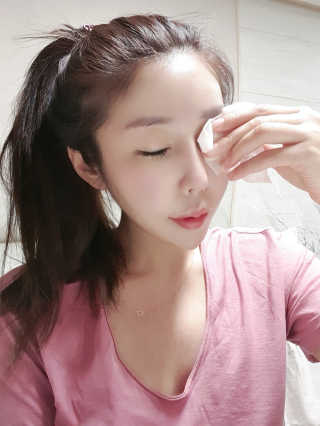 메이크업 이레이져 바이 컬러딥 래버러토리즈 — 5점을 준 리뷰어가 2020년 2월 올린 사용 사진