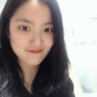 [블랙루즈] 로즈 벨벳 립스틱 택1+랜덤1 — 5점을 준 리뷰어가 2019년 2월 올린 사용 사진