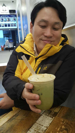 [춘지본가 강남점] 버블밀크티1 + 버블없는 음료1 — 5점을 준 리뷰어가 2019년 12월 올린 사용 사진