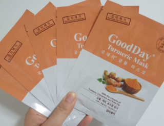 GoodDay Skincare GoodDay 강황 마스크 — 4점을 준 리뷰어가 2020년 1월 올린 사용 사진