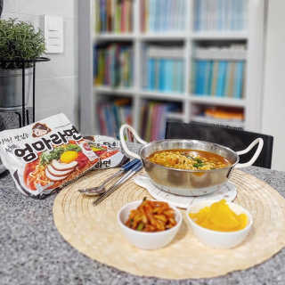 라면 그대로가 제일 맛있는 더엄마라면 — 4.5점을 준 리뷰어가 2019년 7월 올린 사용 사진