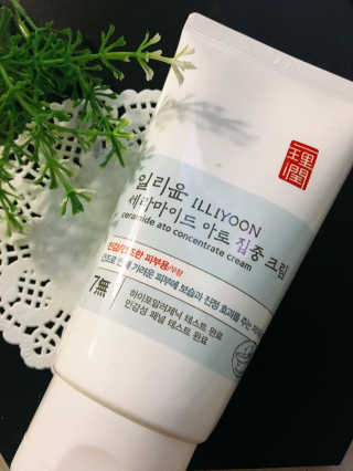 일리윤 세라마이드 아토 집중 크림 — 4.33점을 준 리뷰어가 2017년 9월 올린 사용 사진