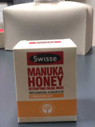 SWISSE 스위스 마누카 허니 디톡시파잉 페이셜 마스크 — 4.5점을 준 리뷰어가 2019년 12월 올린 사용 사진