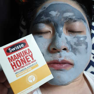 SWISSE 스위스 마누카 허니 디톡시파잉 페이셜 마스크 — 5점을 준 리뷰어가 2020년 1월 올린 사용 사진