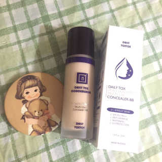 데일리톡스톡스 데일리톡스 듀이 스킨 이펙트 멀티 유즈 컨실러 비비 — 4점을 준 리뷰어가 2018년 2월 올린 사용 사진